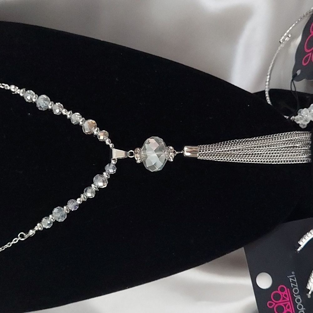 Jewelry Set - Picture 2 of 6